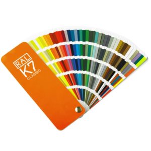 New All the Classic colours on 150x50mm pages. RAL K5 Classic Semi-matte guide 